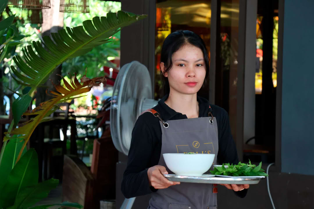 Ambiance restaurant Deli's Kep