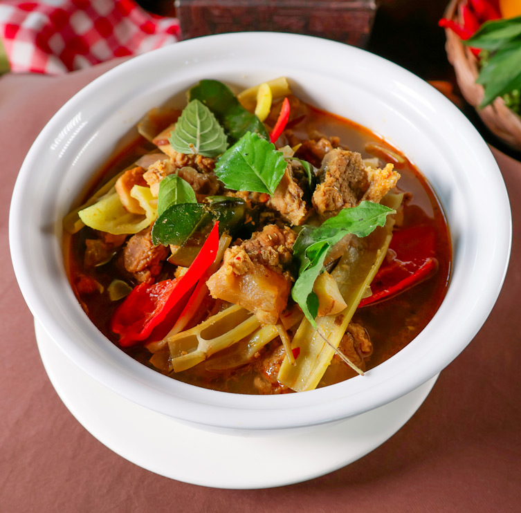 Lemongrass-Beef-Sour-Soup.jpg